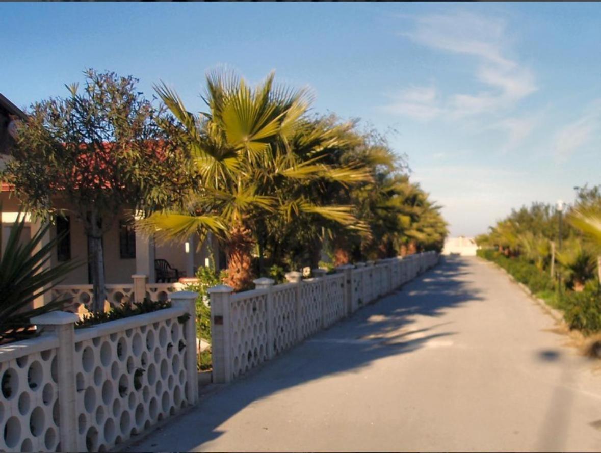 Villaggio Turistico La Baia Degli Angeli マルゲリータ・ディ・サヴォイア エクステリア 写真