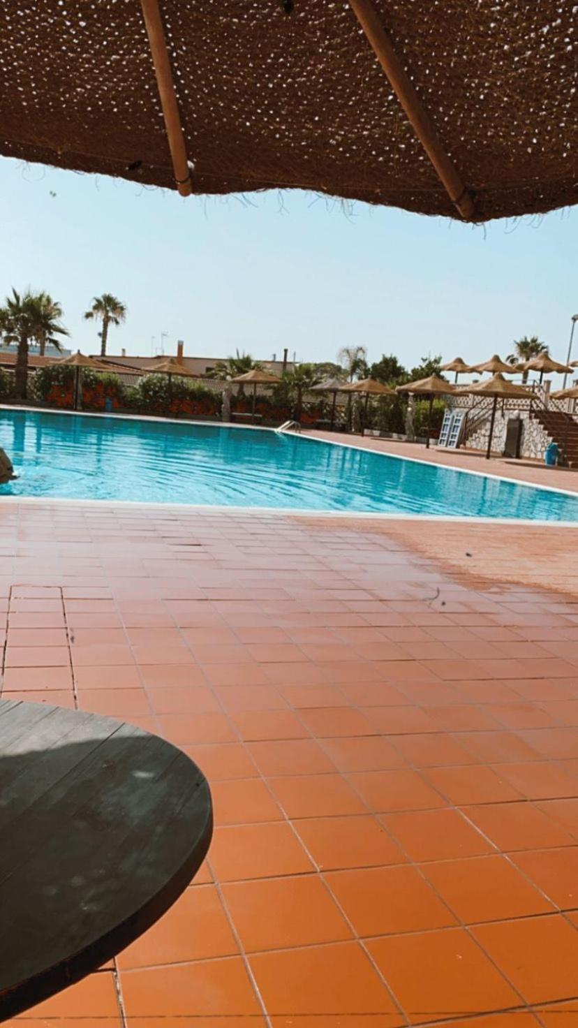 Villaggio Turistico La Baia Degli Angeli マルゲリータ・ディ・サヴォイア エクステリア 写真