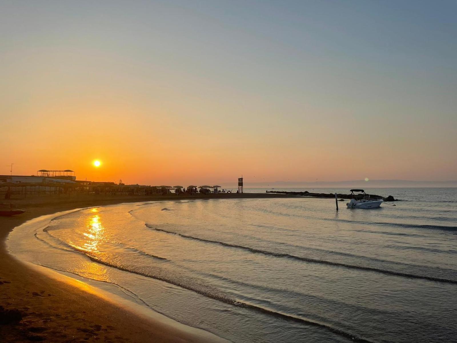 Villaggio Turistico La Baia Degli Angeli マルゲリータ・ディ・サヴォイア エクステリア 写真