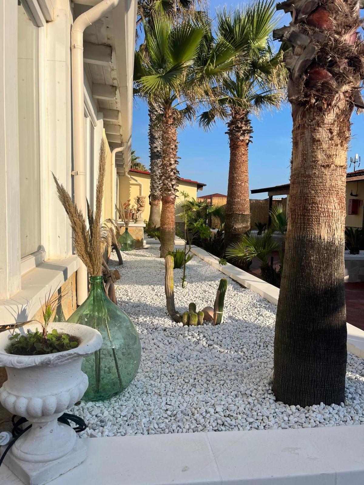 Villaggio Turistico La Baia Degli Angeli マルゲリータ・ディ・サヴォイア エクステリア 写真